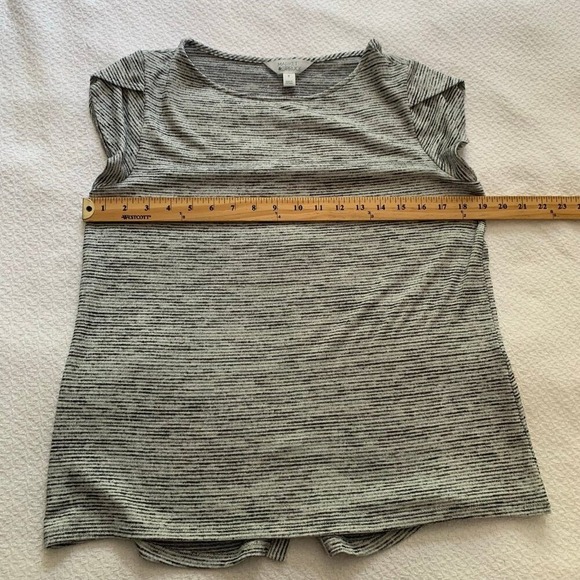 Market & Spruce Striped Short Sleeve Button Back Top Women's Medium - Picture 9 of 10